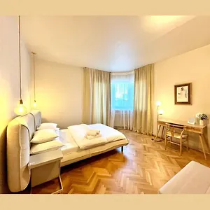  Gazde/Camere de închiriat Center Unirii Square Private With View - Shared Amenities România